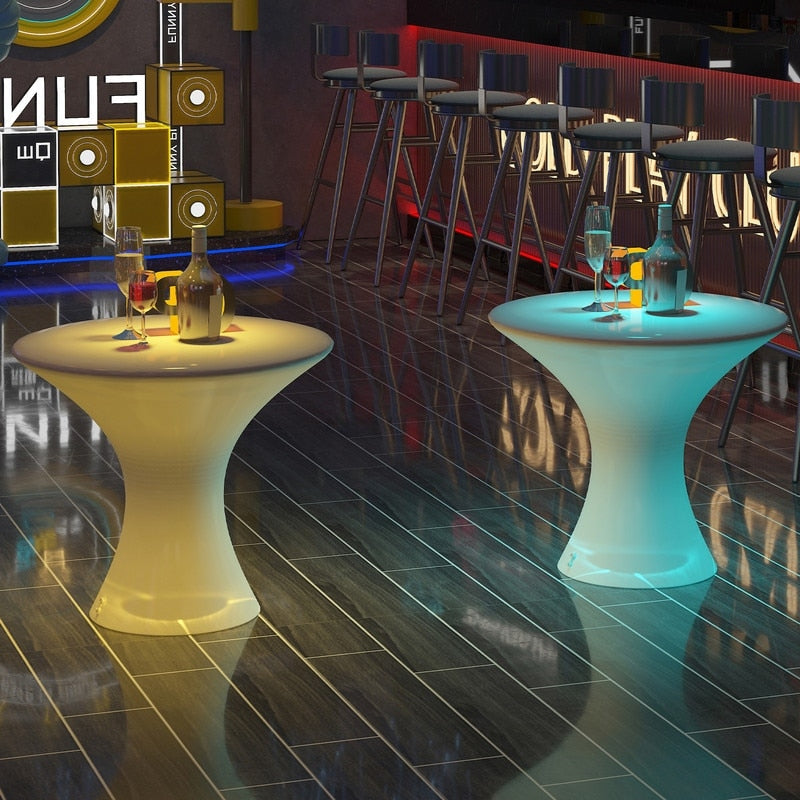 Table de cocktail Mixoy à LED changeantes, table à vin rechargeable et sans fil, meuble d'ambiance pour patio, piscine et pub
