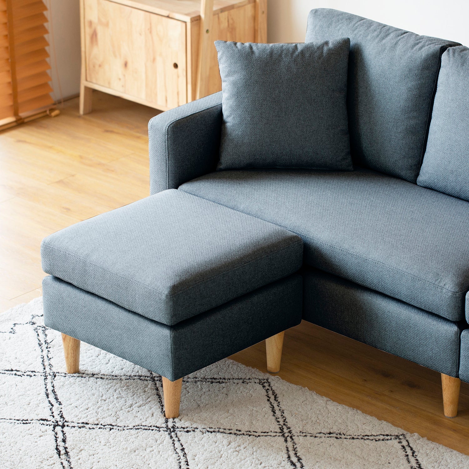 Valolam Compact Sectional 